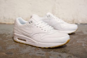 Nike-White-And-Gum-Pack-2-550x366.jpg