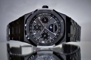 Audemars-Piguet-Royal-Oak-Perpetual-Calendar-Black-Ceramic-26579CE-Review-6.jpg