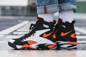 Nike-Air-Maestro-II-Rush-Orange-2.jpg