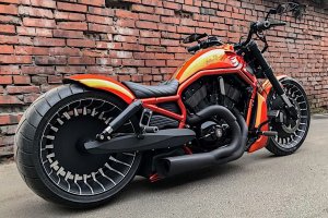 orange-on-this-harley-davidson-v-rod-cant-hold-a-candle-to-the-custom-wheels_6.jpg