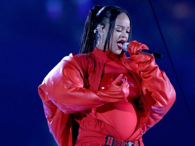 RihannaBabyBump-640x480.jpg