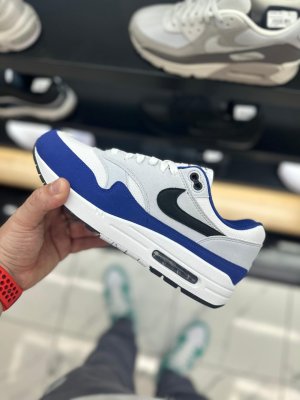 AM1.jpg