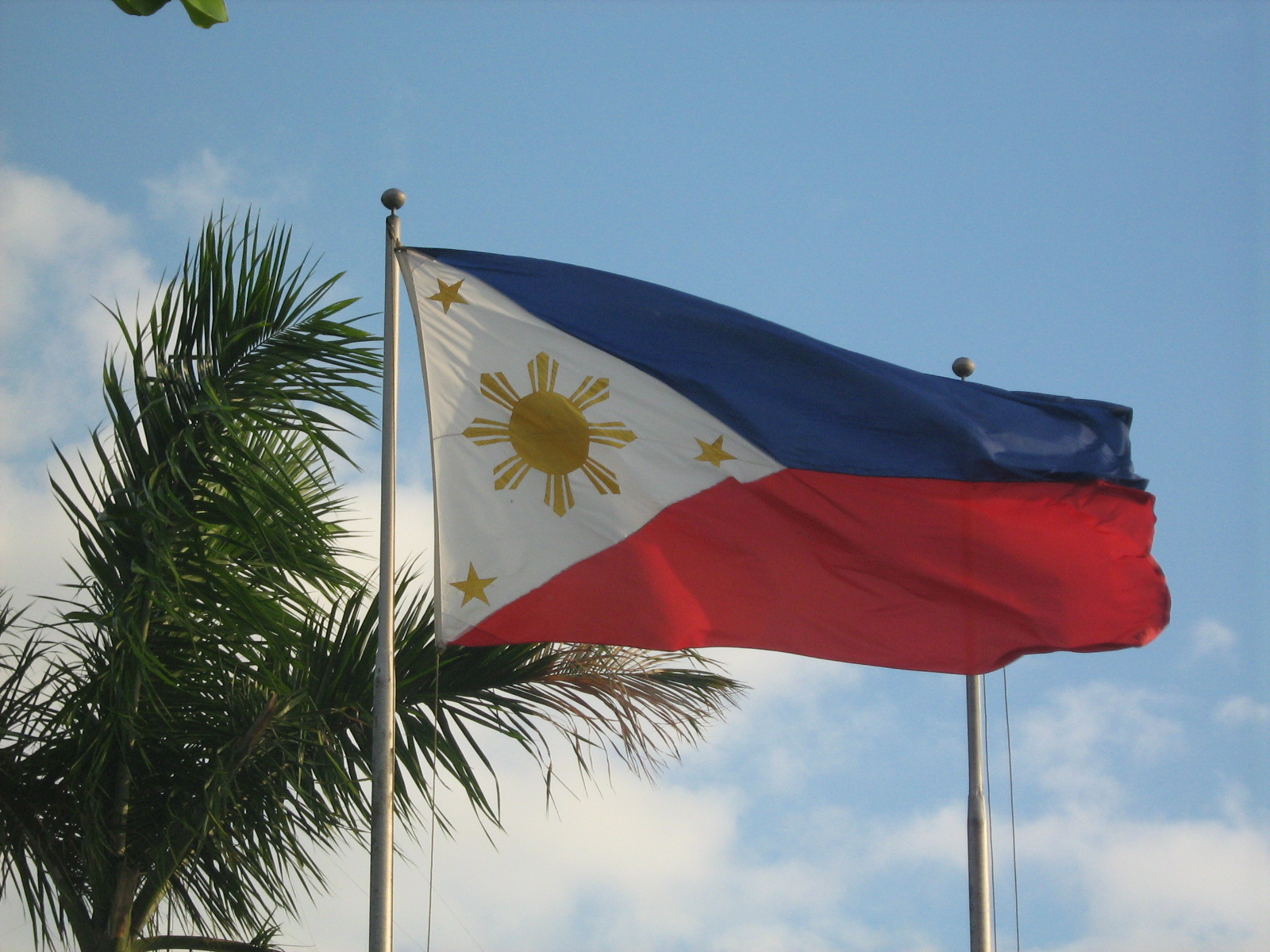 20070625211703%21Philippines_flag.jpg