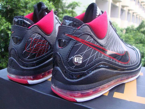 nike-air-max-lebron-7-black-red-3.jpg