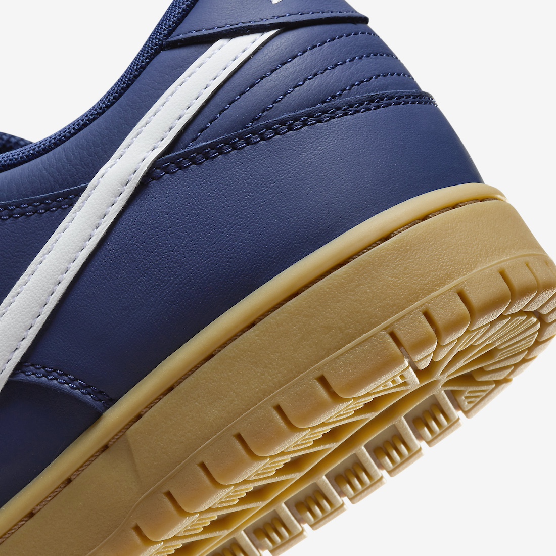 Nike-SB-Dunk-Low-Navy-Gum-FJ1674-400-7.jpeg