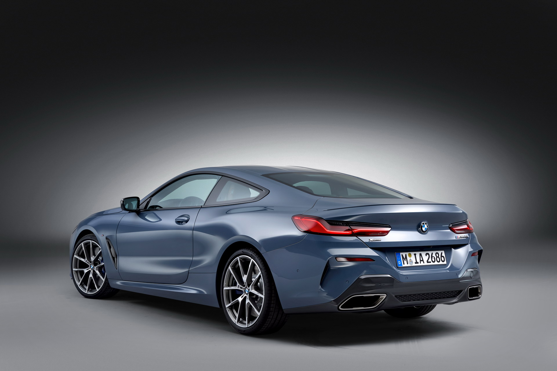 b7a7182e-bmw-8-series-2019-19.jpg