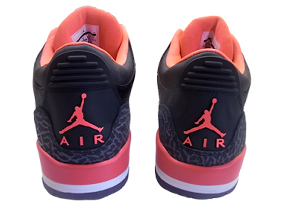 bright-crimson-jordan-iii-2.jpg