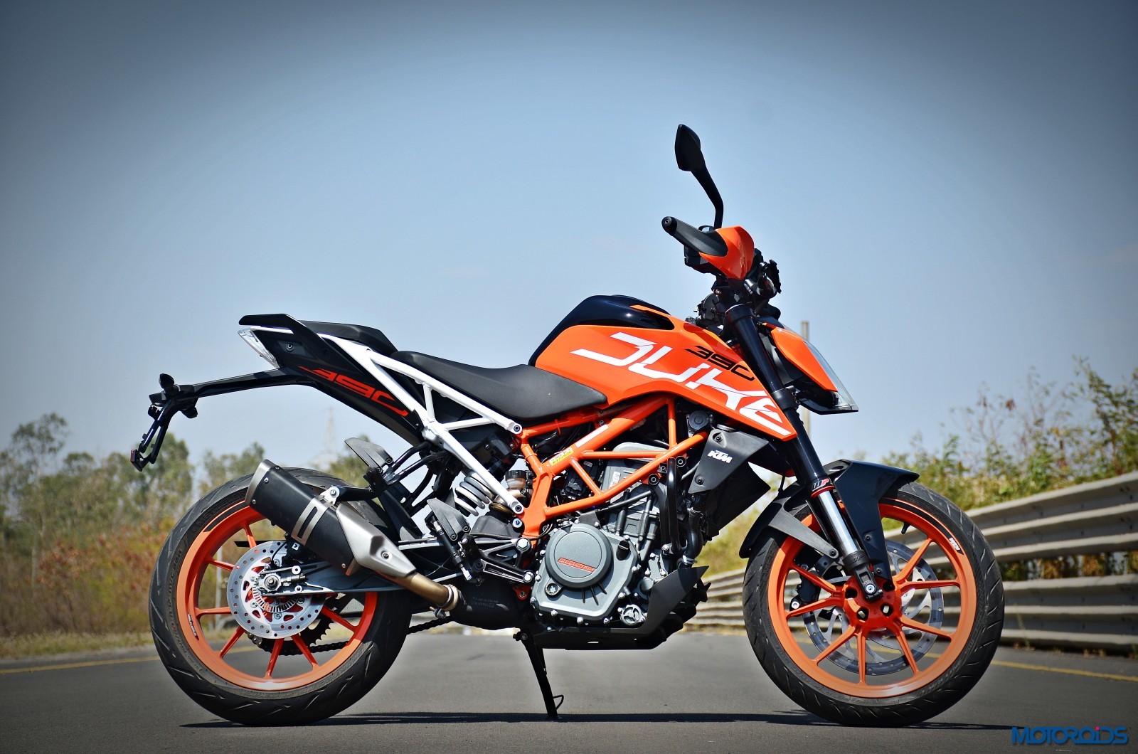 2017-KTM-390-Duke-side-2-1.jpg