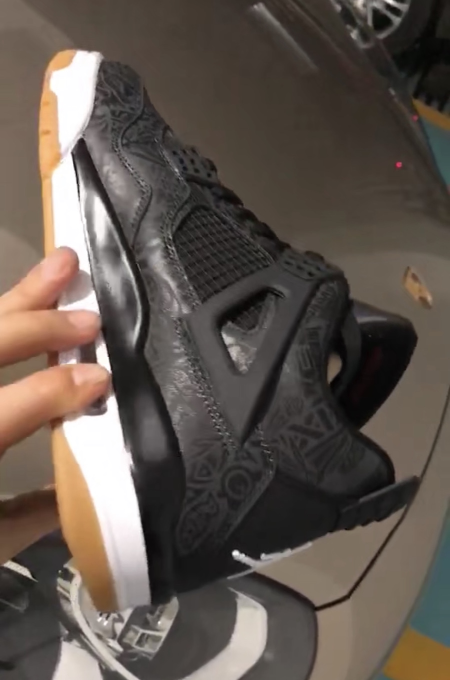 Air-Jordan-4-SE-Black-Gum-2019-Release-Date-Price-2.jpg