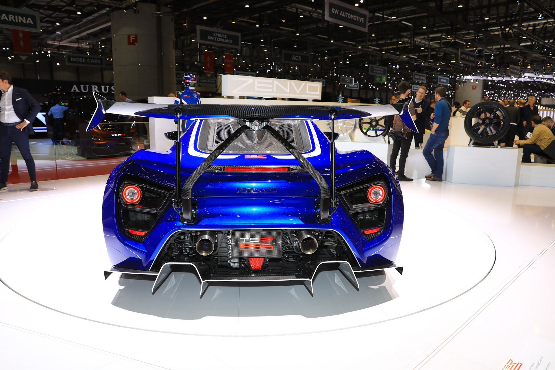 3e0354e9-zenvo-bringing-blue-tsr-s-to-geneva-16.jpg