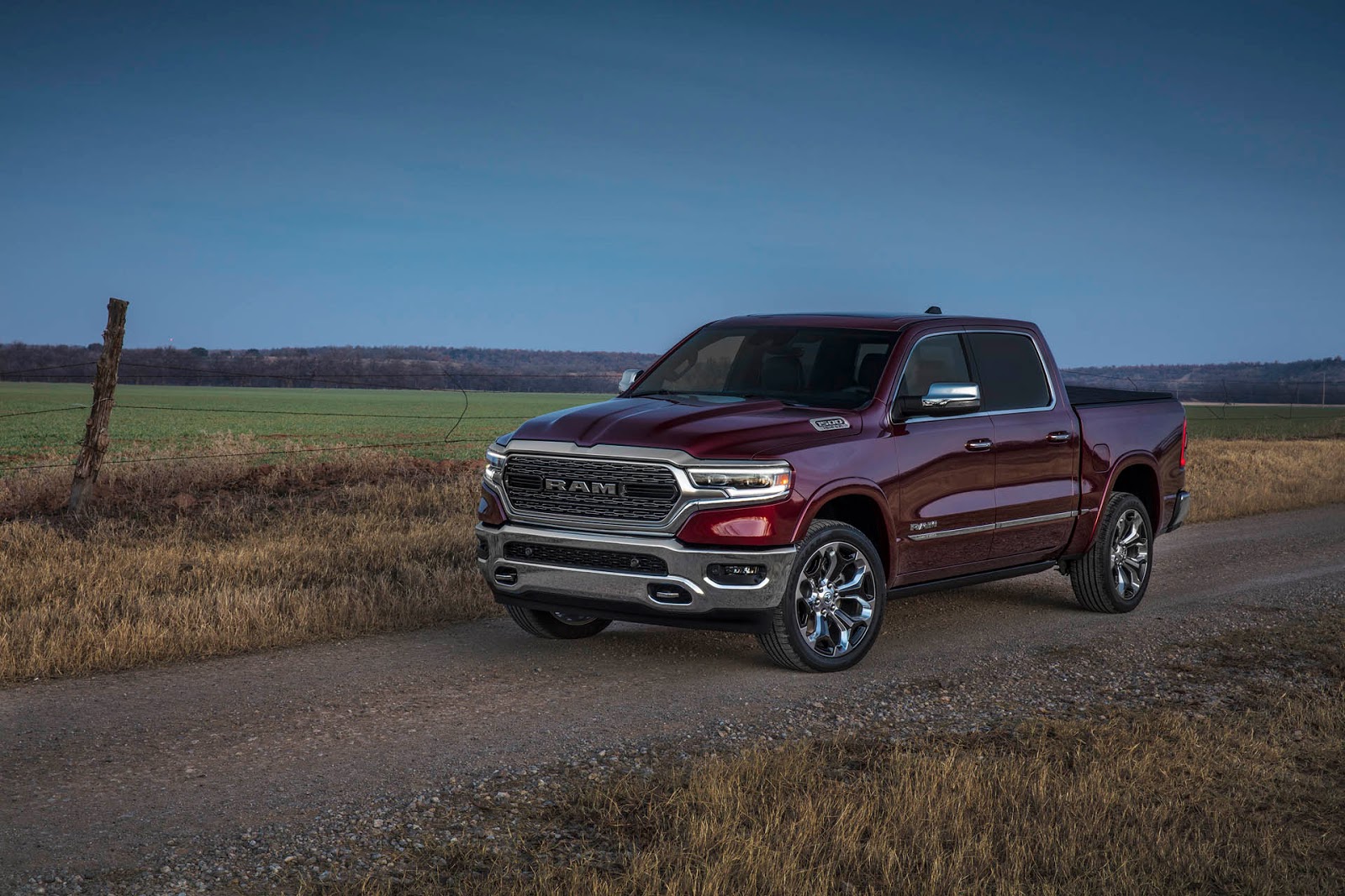 2019-ram-1500-006.jpg