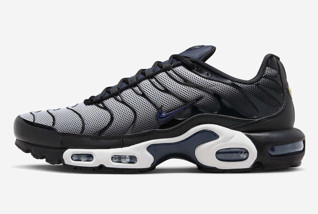 Nike-Air-Max-Plus-Black-White-Midnight-Navy-DV7665-001-Release-Date.jpeg