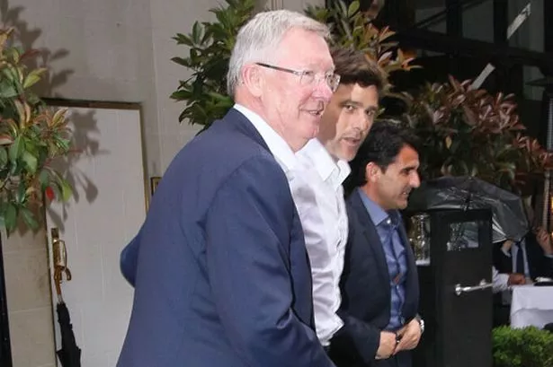 1_PAY-Alex-Ferguson-Mauricio-Pochettino-2016.jpg