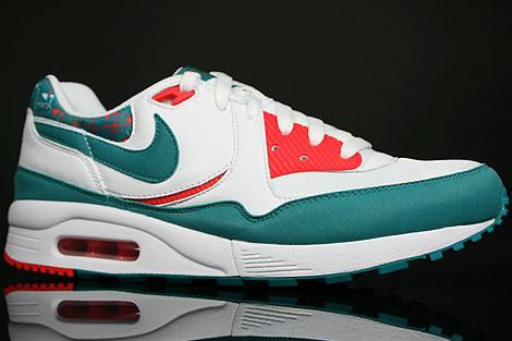 nike_airmaxlight_wrer_2.jpg