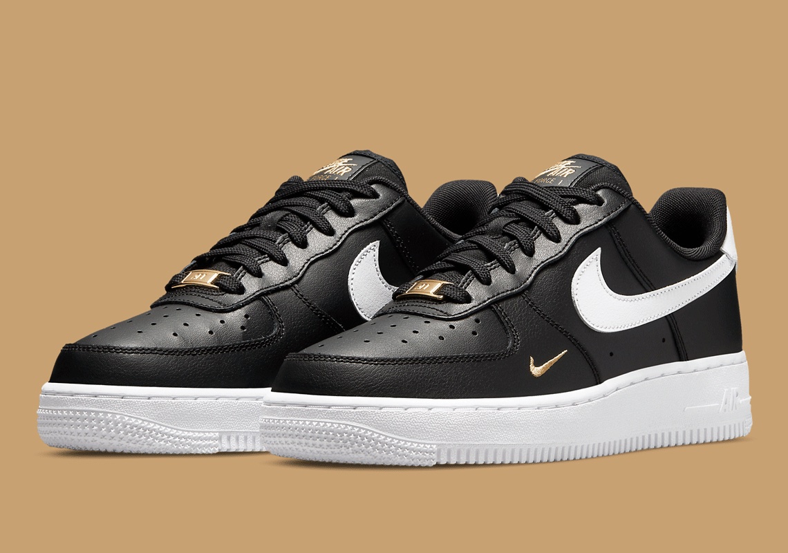 Nike-Air-Force-1-CZ0270-001-08.jpg