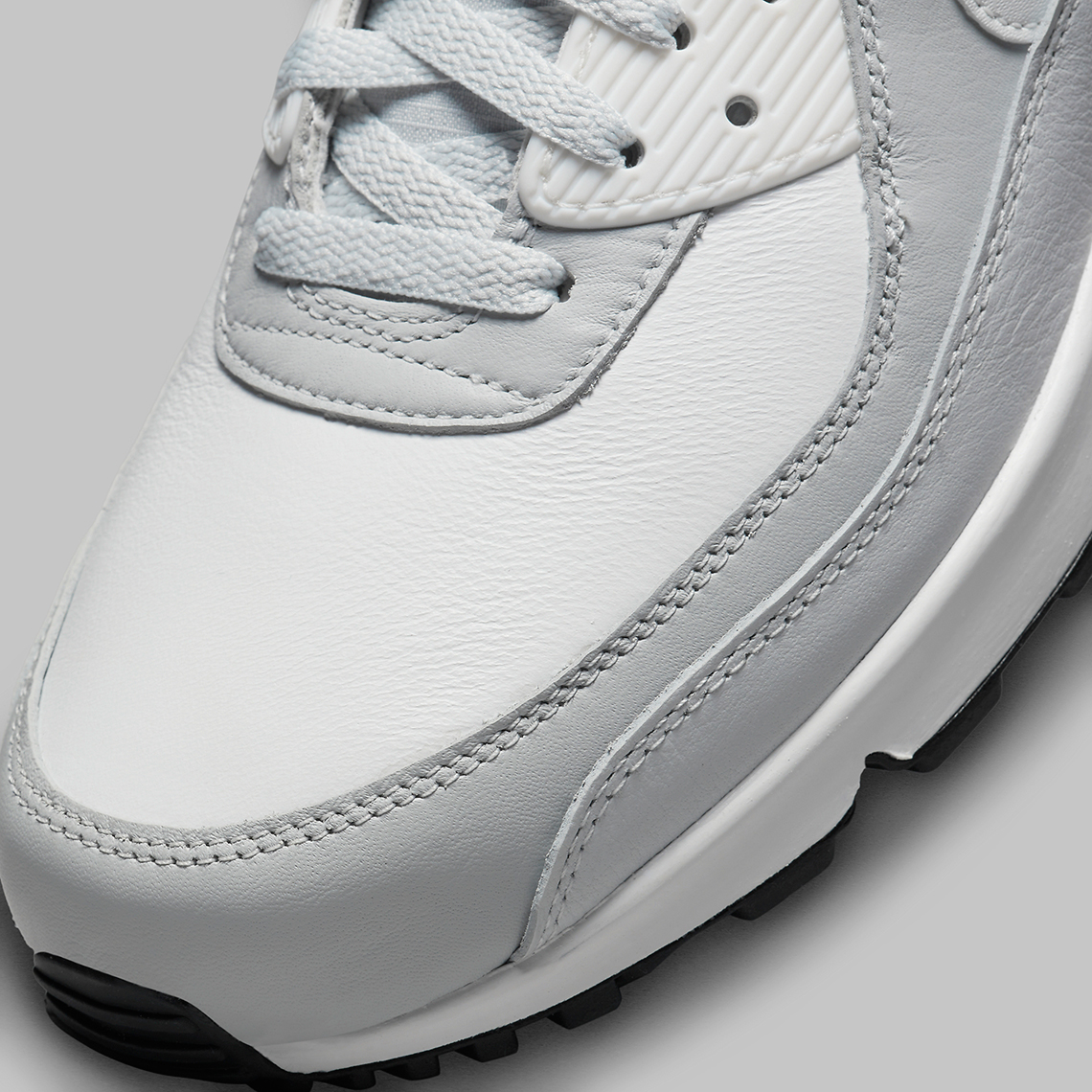 nike-air-max-90-gore-tex-photon-dust-summit-white-grey-fog-DJ9779-003-5.jpg