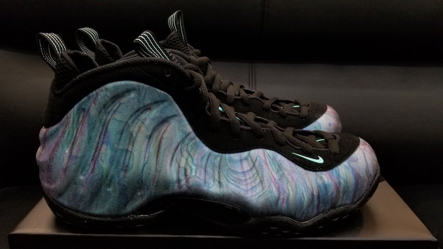 nike-air-foamposite-one-prm-abalone-575420-009-aurora-green.jpg