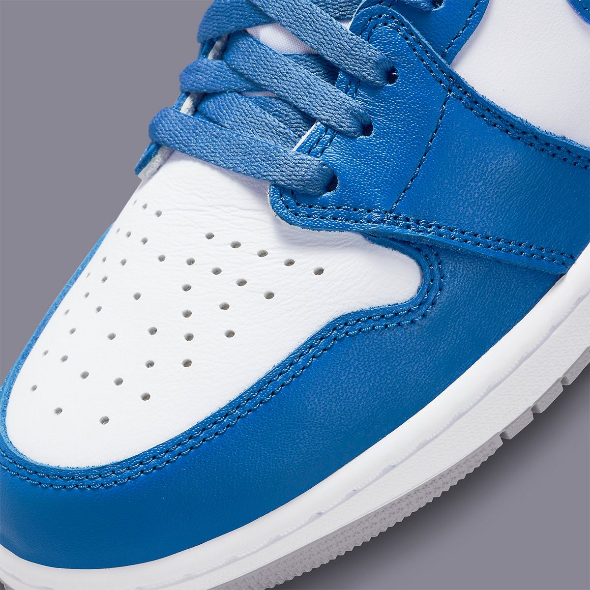 air-jordan-1-high-og-true-blue-dz5485-410-release-date-7.jpg