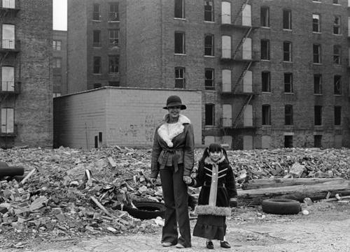 Woman-and-child-in-South-Bronx.jpg