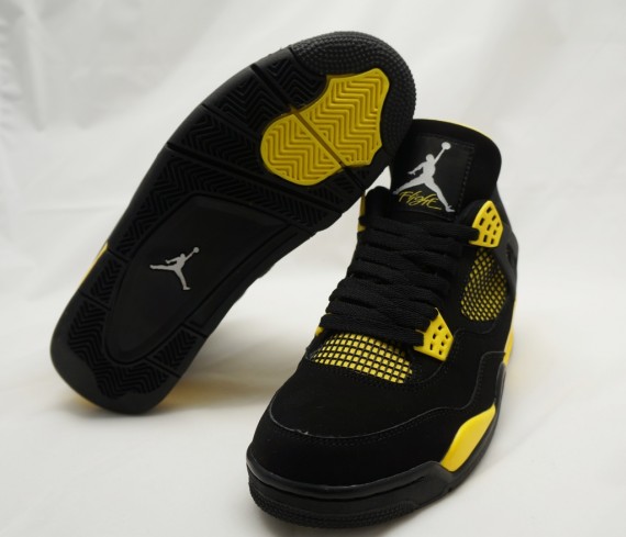 air-jordan-iv-thunder-release-date-change-03-570x489.jpg