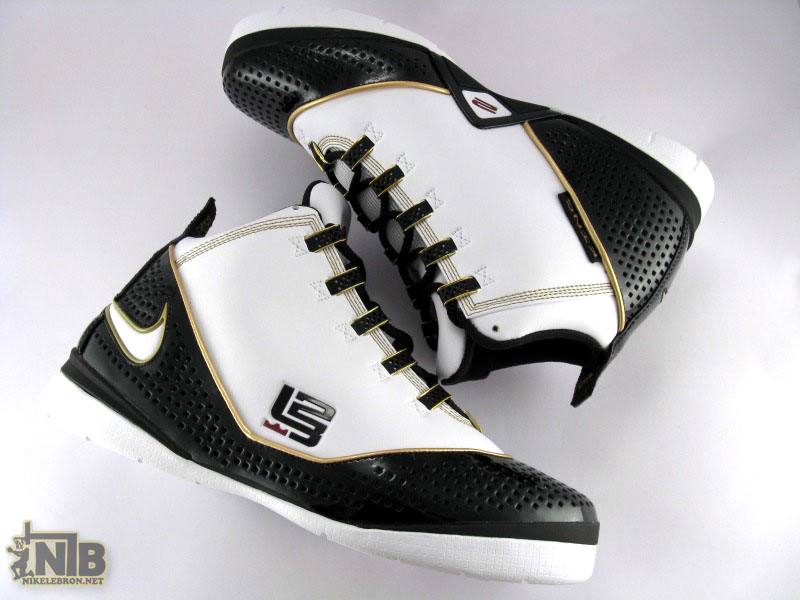 lebrons-soldier2-remix-14-web.jpg