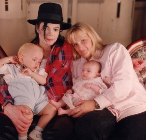 Michael-Debbie-Rowe-Prince-Paris-debbie-rowe-31942786-500-481.jpg