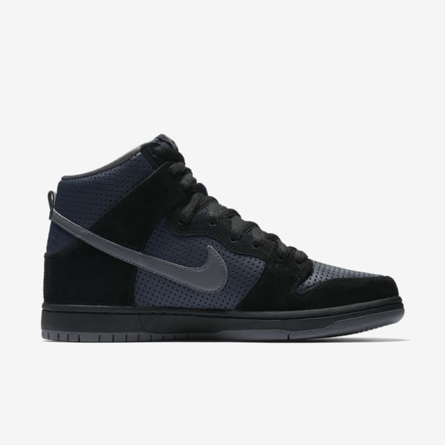 NIKE-DUNK-HIGH-PREMIUM-SB-881758_001_C_PREM.jpg