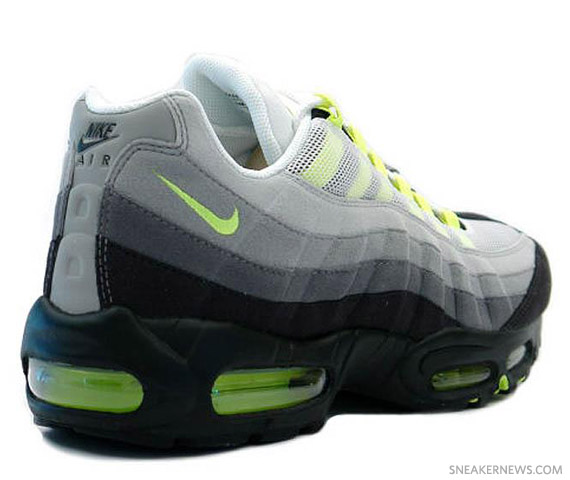 nike-air-max-95-cool-grey-neon-yellow-03.jpg