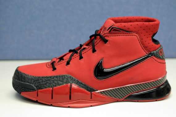 nike-zoom-kobe-1-westchester-comets-1.jpg