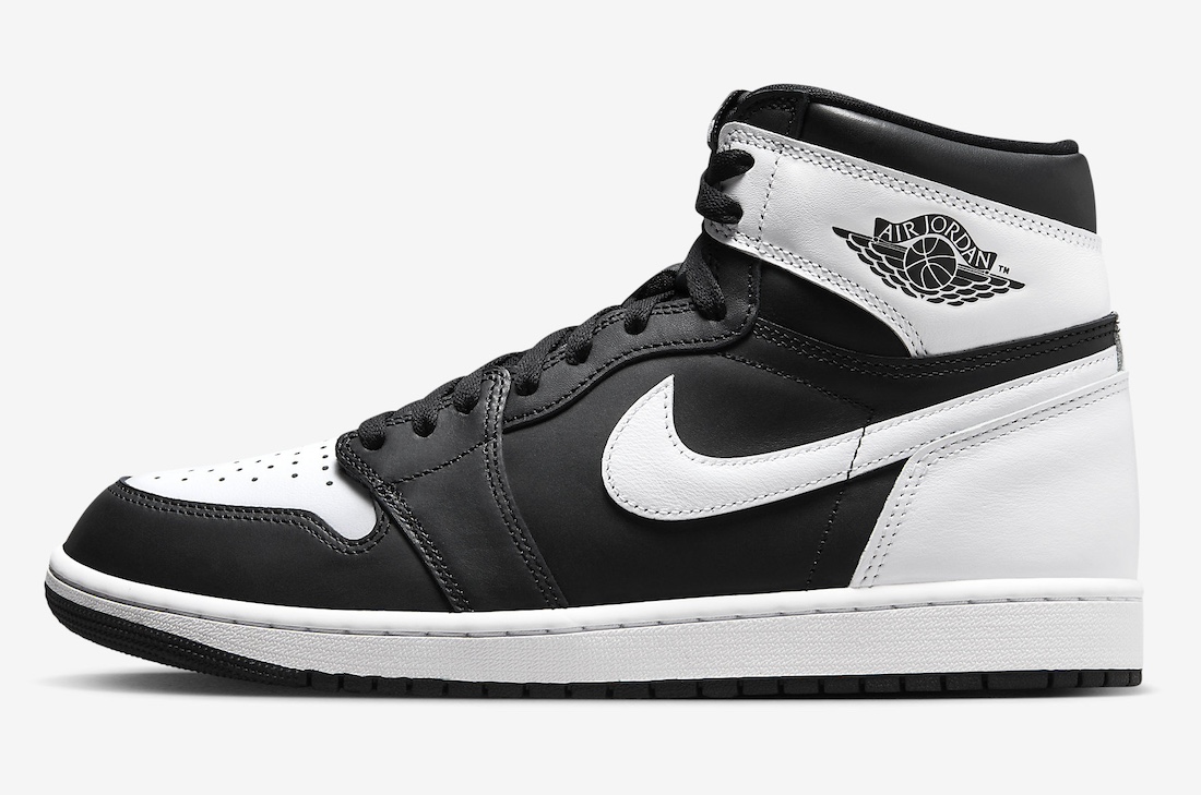 Air-Jordan-1-High-Black-White-DZ5485-010.jpeg