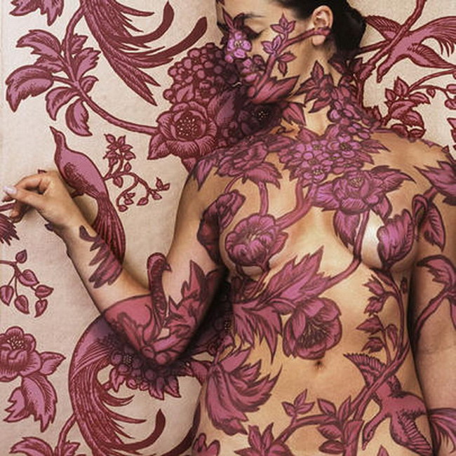 Pink+Art+Body+Painting+in+Wall.jpg