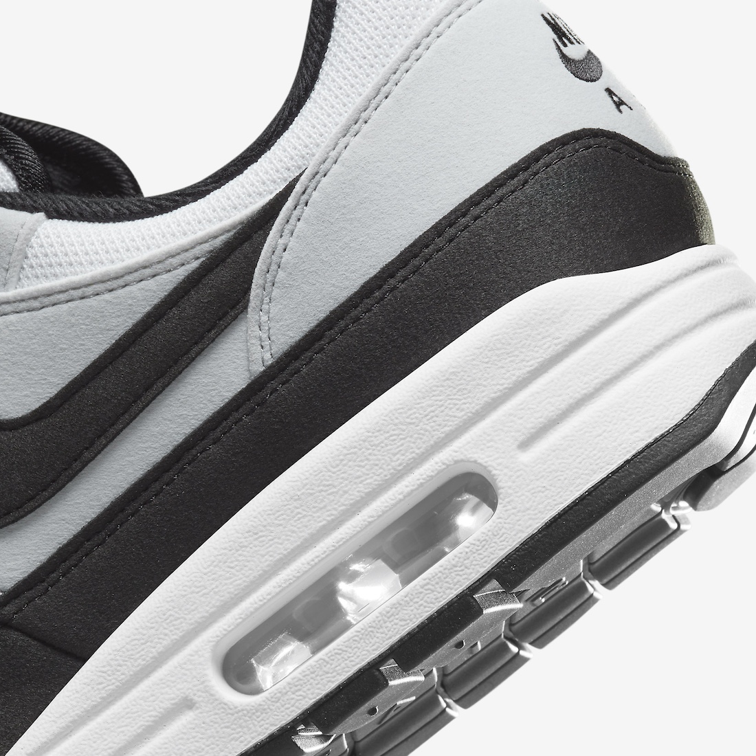 Nike-Air-Max-1-White-Black-7.jpeg