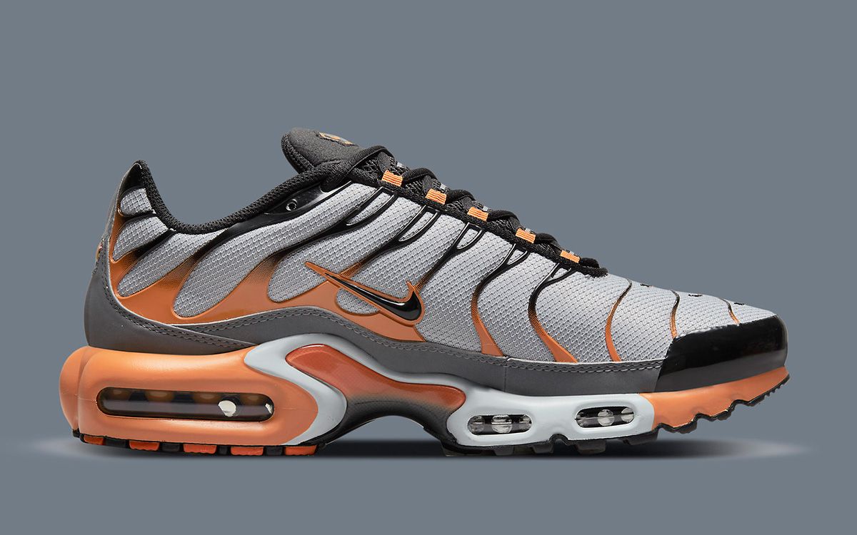 nike-air-max-plus-grey-black-orange-dm0032-001-3.jpg