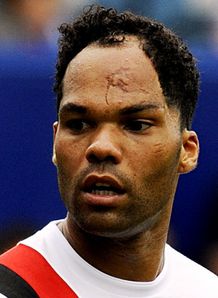 Joleon-Lescott-Manchester-City-Premier-League_2356911.jpg