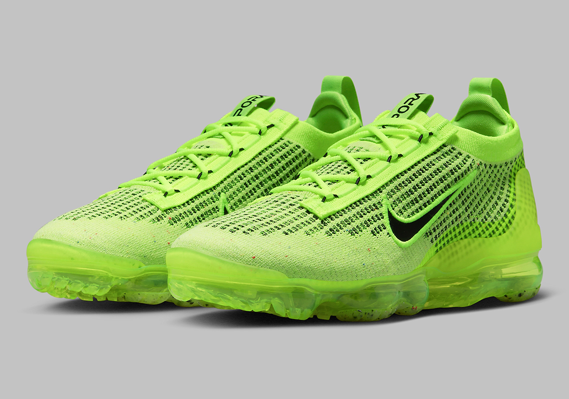 nike-vapormax-flyknit-2021-volt-black-FD0761-700-5.jpg