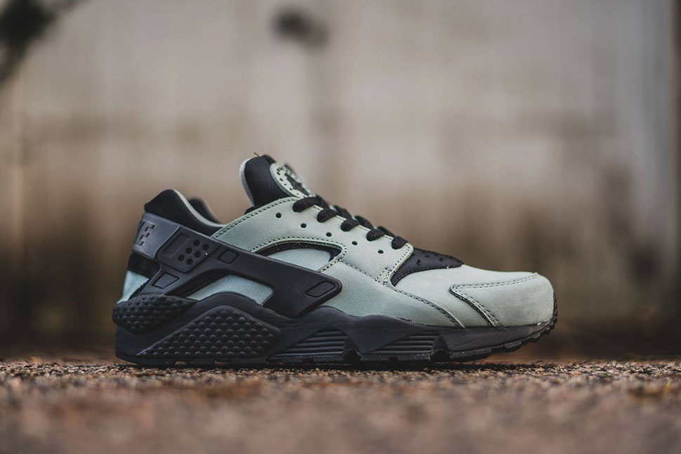 Nike-Air-Huarache-Premium-Mica-Green-yomzansi-3.jpg