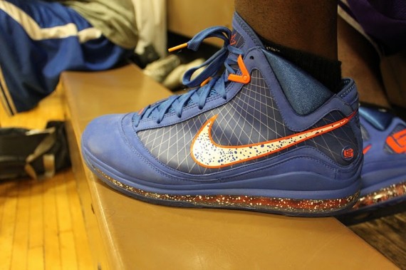 lebron-7-pe-hardwood-royal.jpg