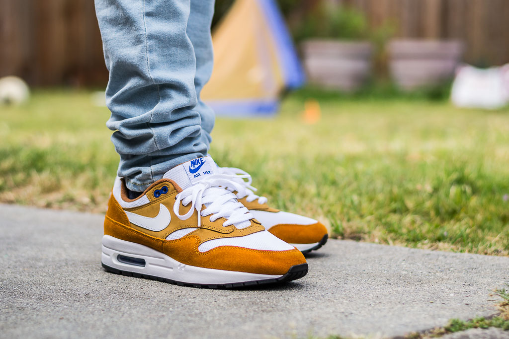 Nike-Air-Max-1-Curry-On-Feet.jpg