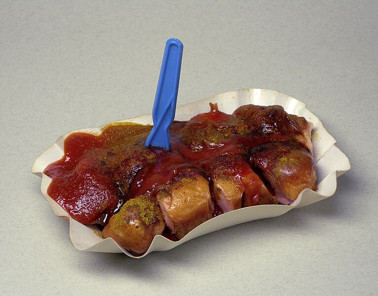 766px-Currywurst-1.jpg