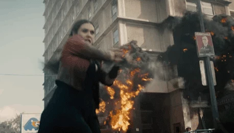 Elizabeth-Olsen-booby-bounce.gif