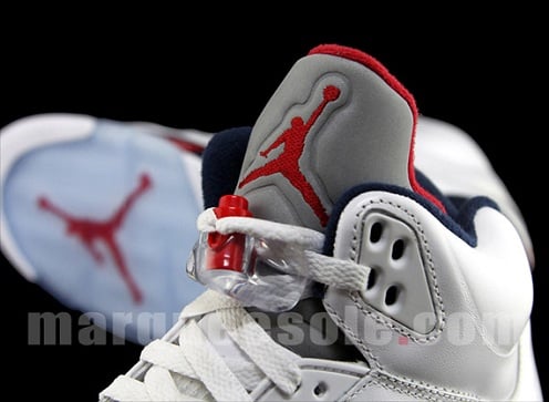 Air-Jordan-Retro-V-5-White-Midnight-Navy-Varsity-Red-2.jpg