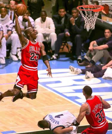 micheal-jordan-nba-dunk-sportsroids.jpg