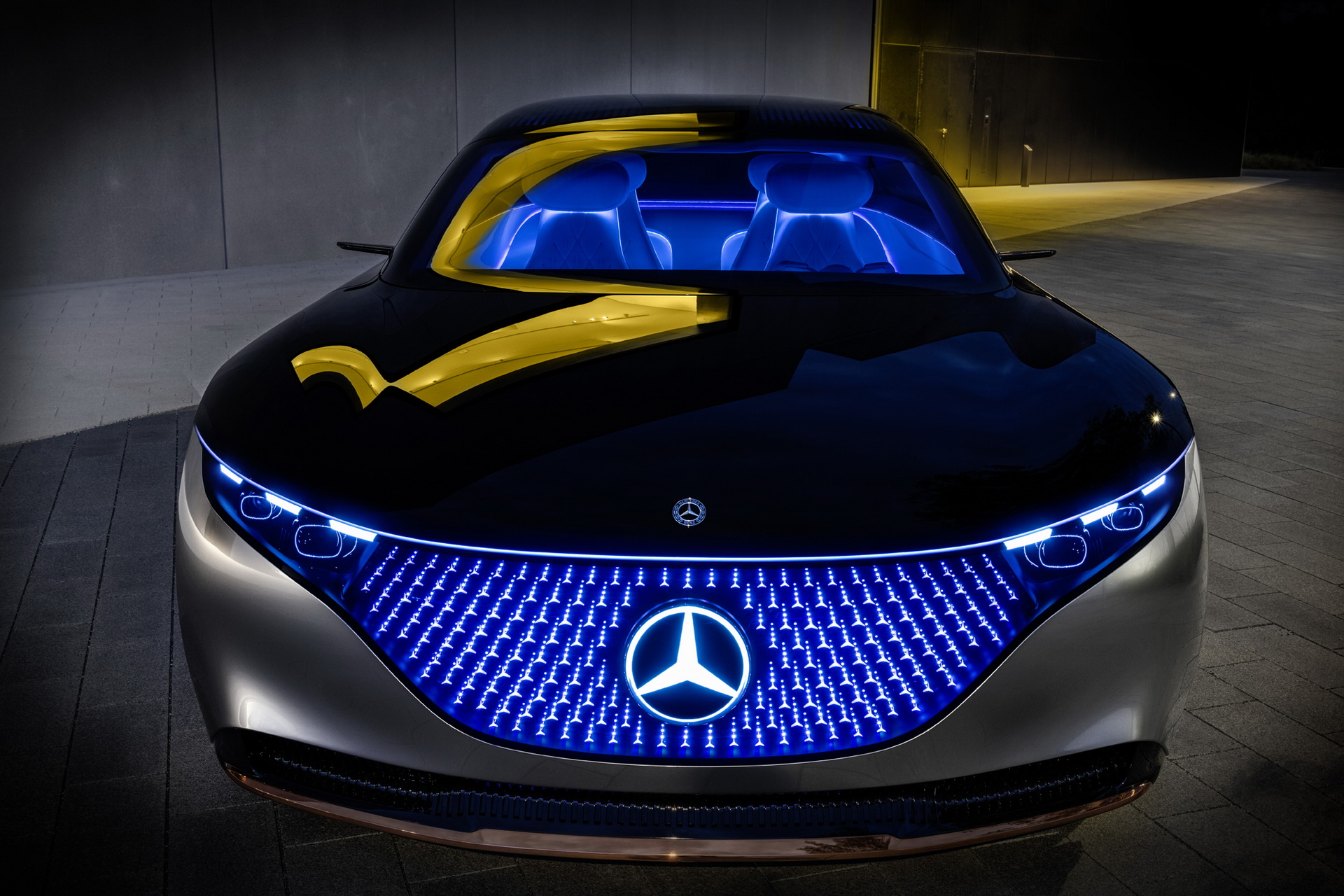 12222519-mercedes-vision-eqs-unveiled-livepics-68.jpg