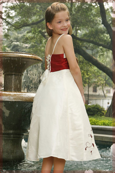 flower_girl_dress_4-30-07.jpg