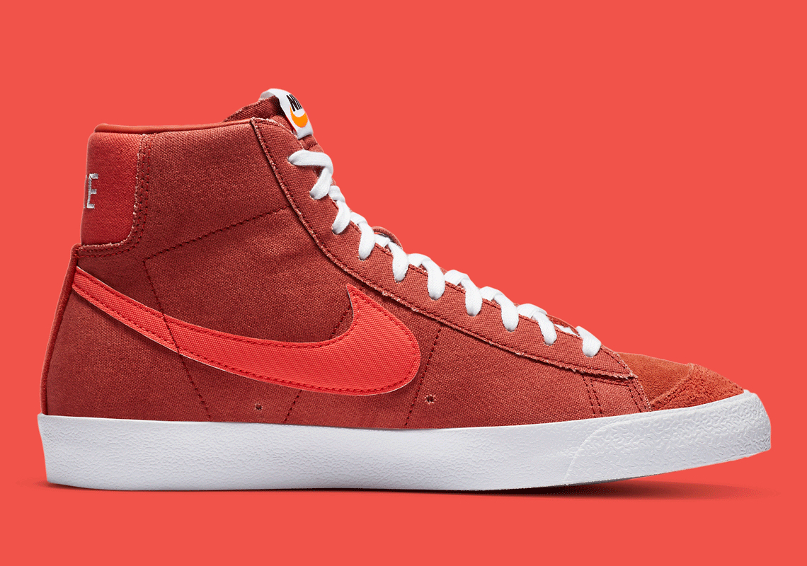 Nike-Blazer-Mid-77-CZ4609-800-1.jpg