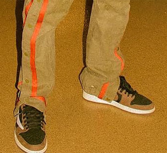 Travis-Scott-x-Air-Jordan-1-Tan.jpg