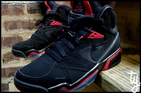 nike-air-hoop-structure-black-red.jpg