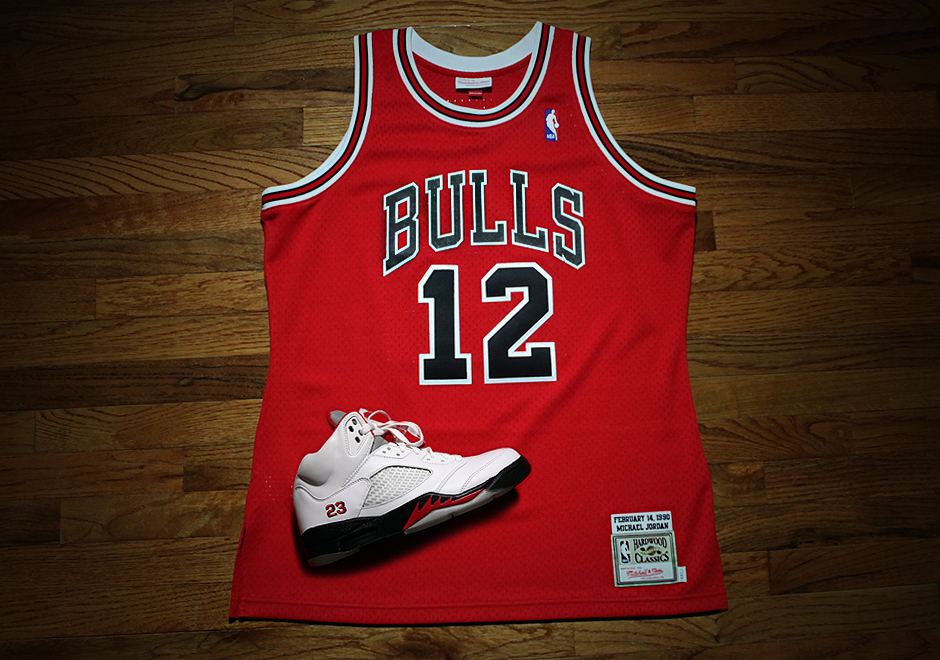 mitchell-ness-michael-jordan-12-jersey-2.jpg