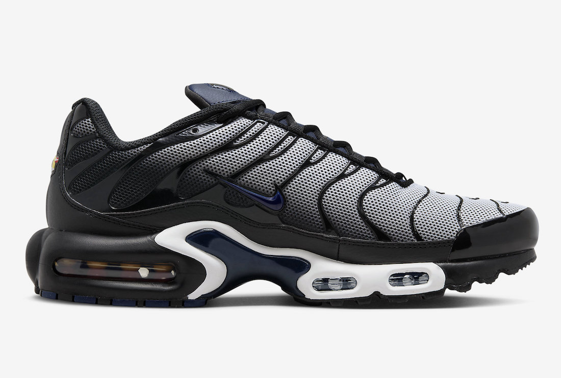 Nike-Air-Max-Plus-Black-White-Midnight-Navy-DV7665-001-Release-Date-2.jpeg