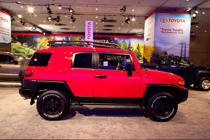 2012-toyota-fj-cruiser-tr-1_800x0w.jpg